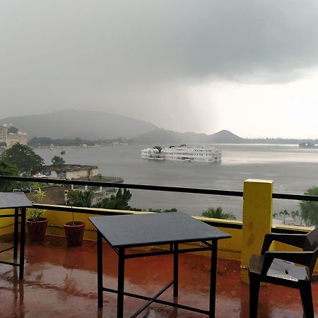 Hotel Lake Star Udaipur Eksteriør billede