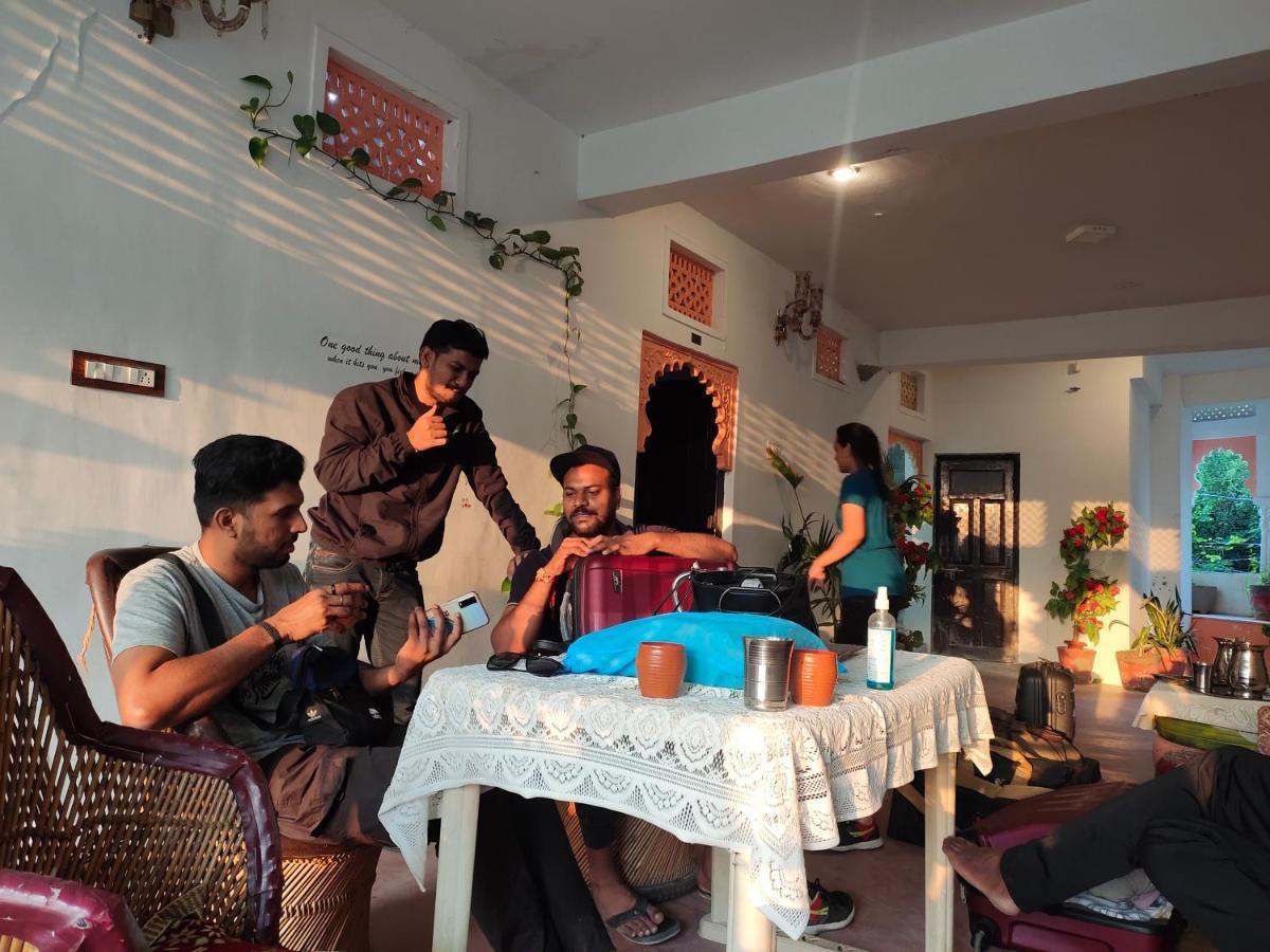 Hotel Lake Star Udaipur Eksteriør billede