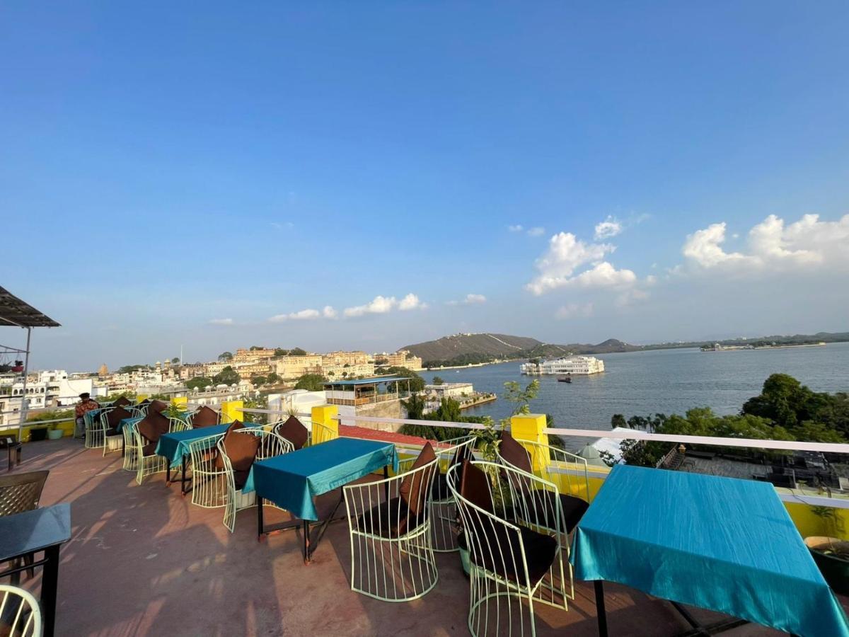 Hotel Lake Star Udaipur Eksteriør billede