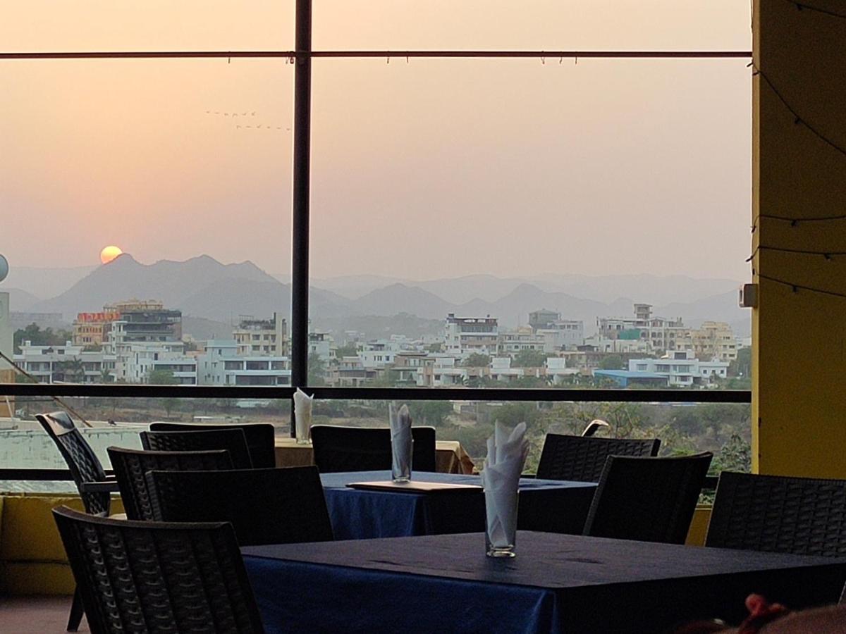 Hotel Lake Star Udaipur Eksteriør billede