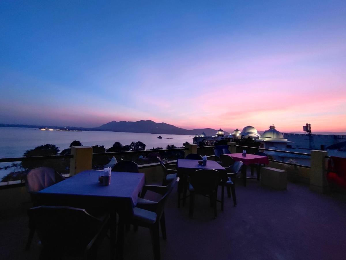 Hotel Lake Star Udaipur Eksteriør billede