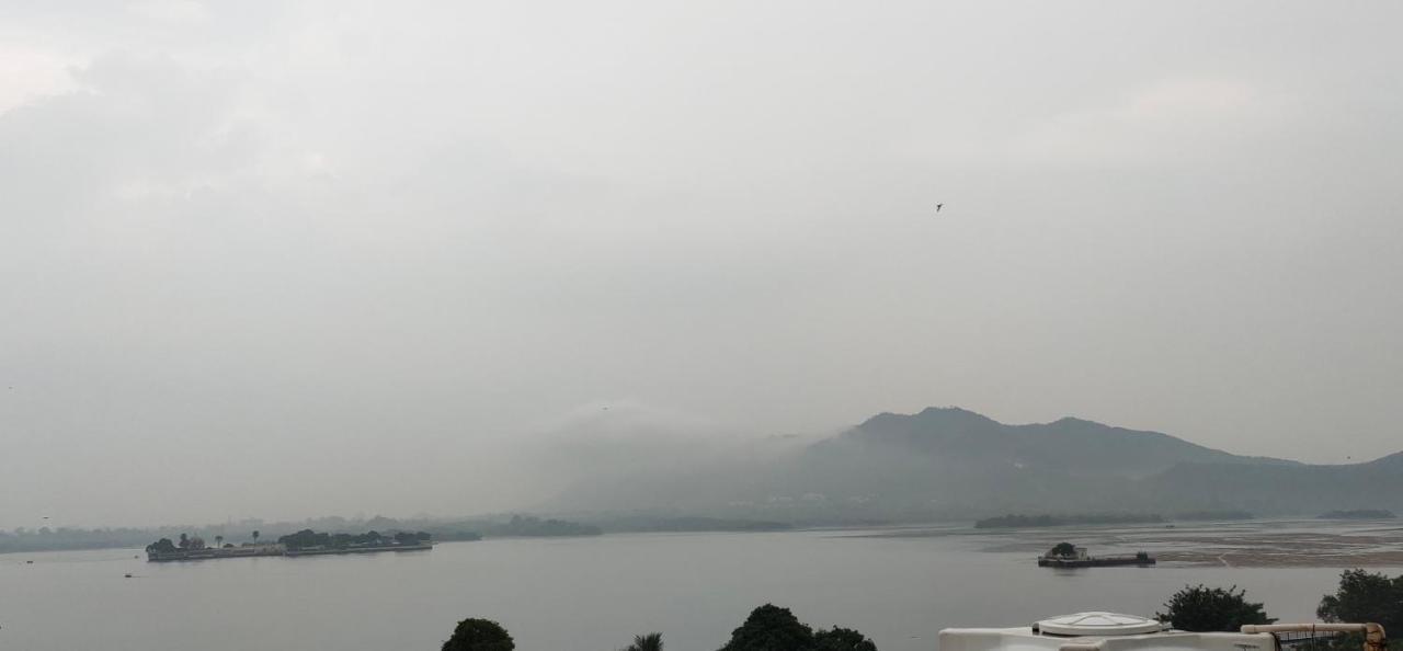 Hotel Lake Star Udaipur Eksteriør billede