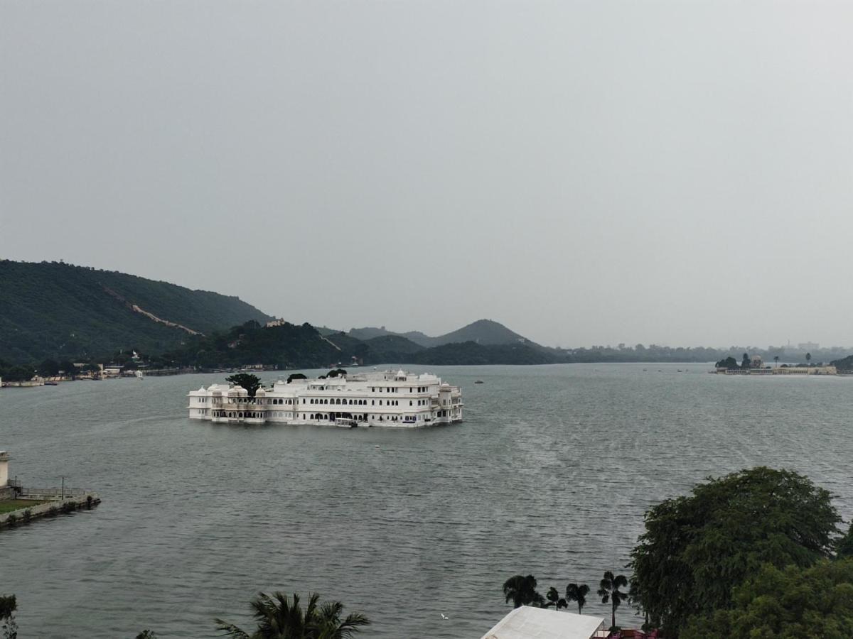 Hotel Lake Star Udaipur Eksteriør billede