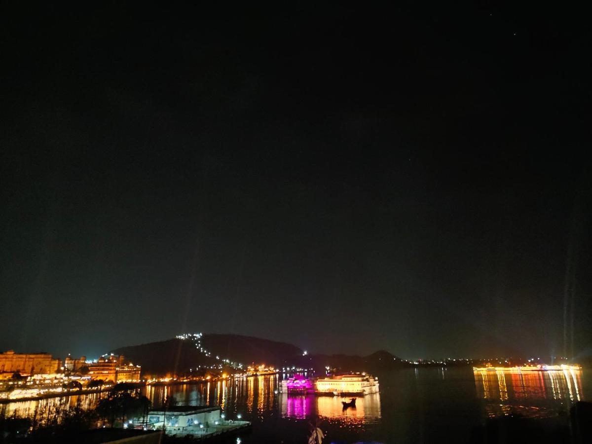 Hotel Lake Star Udaipur Eksteriør billede