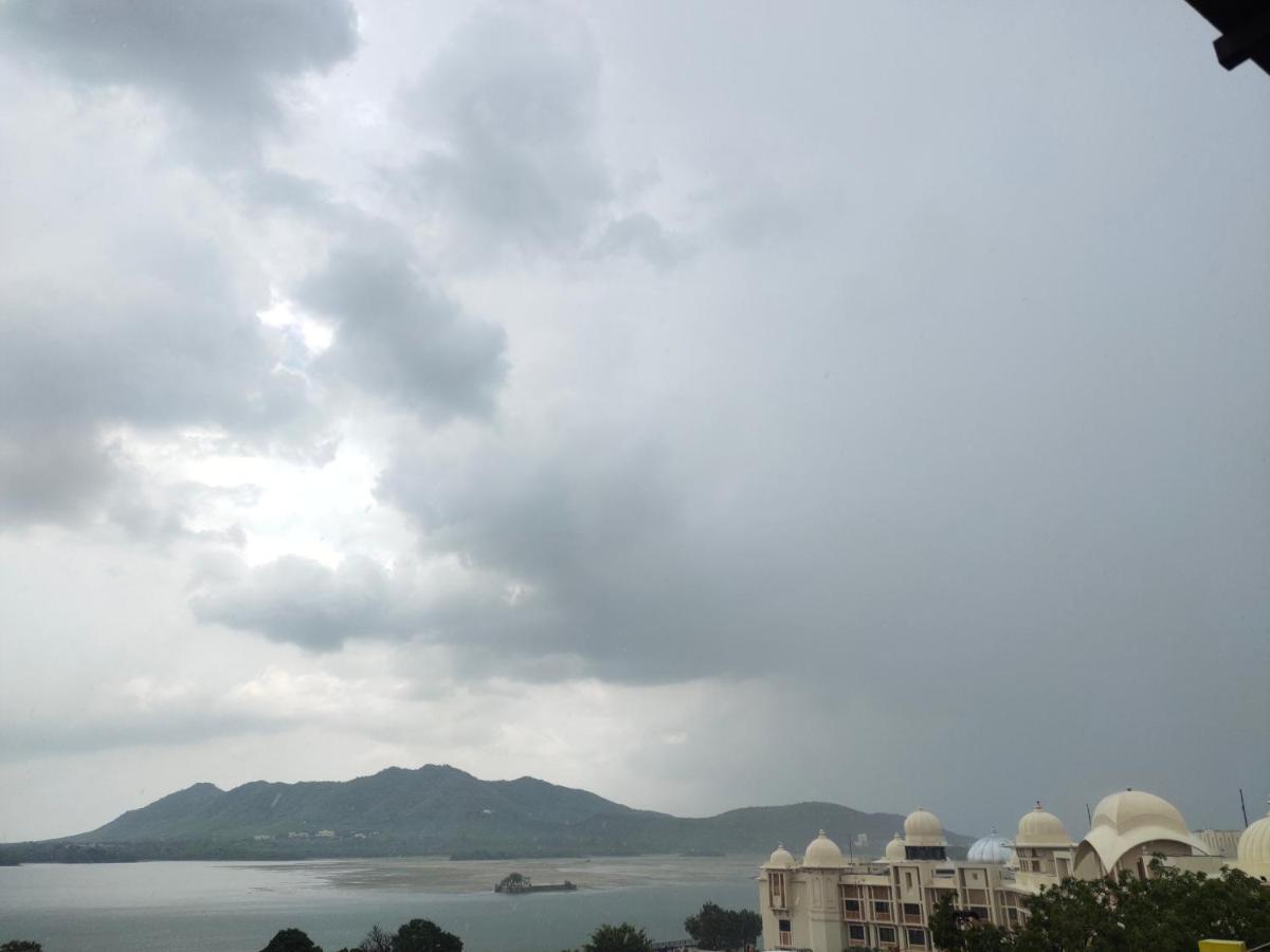 Hotel Lake Star Udaipur Eksteriør billede