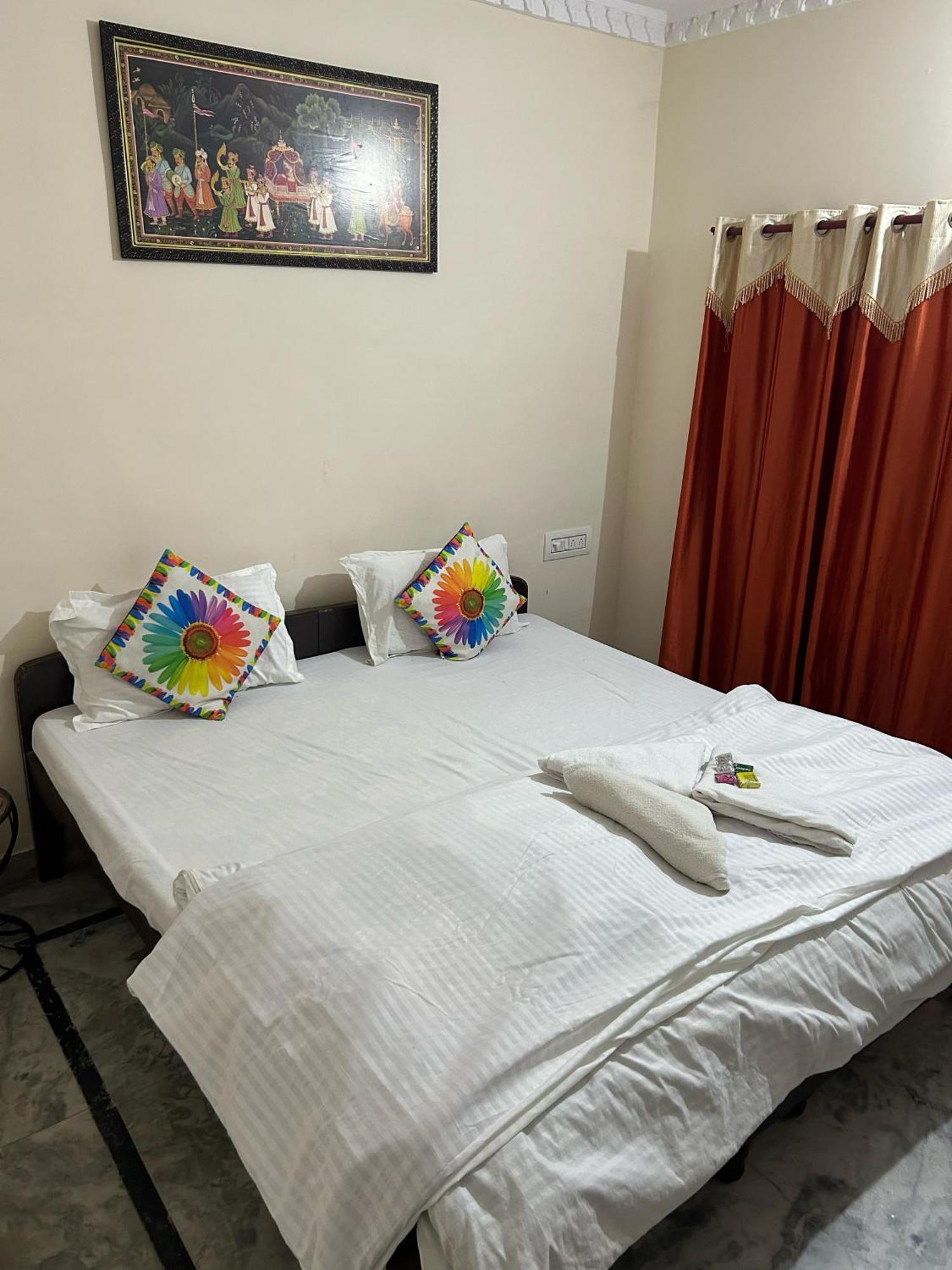 Hotel Lake Star Udaipur Eksteriør billede