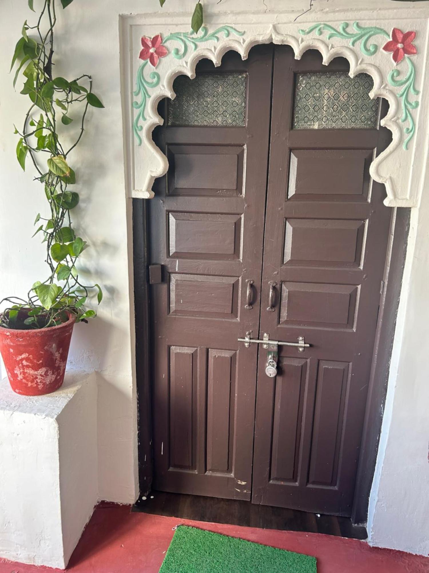 Hotel Lake Star Udaipur Eksteriør billede