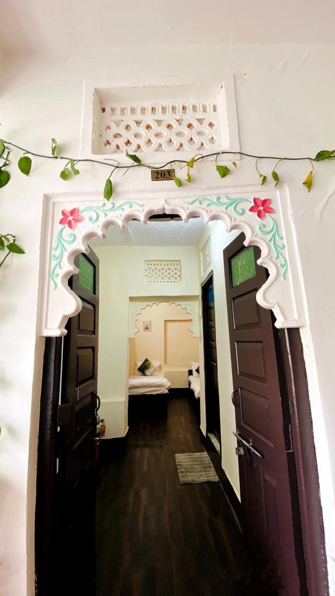 Hotel Lake Star Udaipur Eksteriør billede