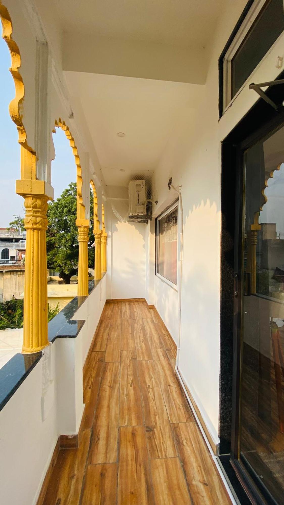 Hotel Lake Star Udaipur Eksteriør billede