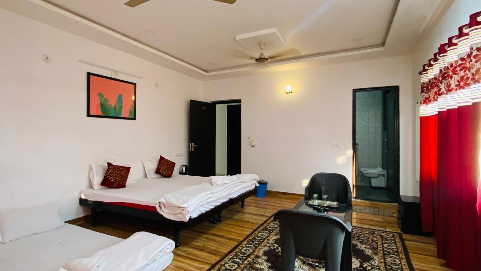 Hotel Lake Star Udaipur Eksteriør billede